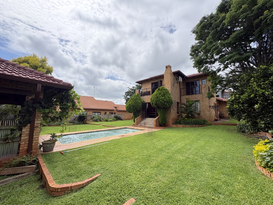 3 Bedroom Property for Sale in Safari Gardens North West